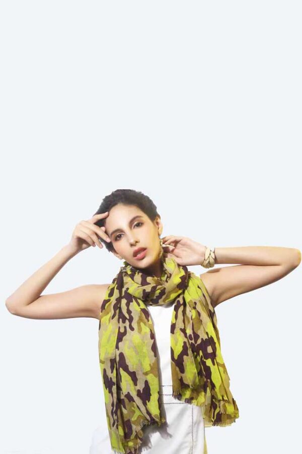 Camouflage-print-scarf-2