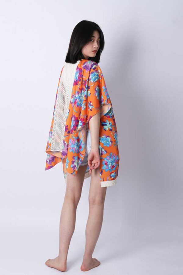 Short-floral-print-lace-kimono-back-(3)